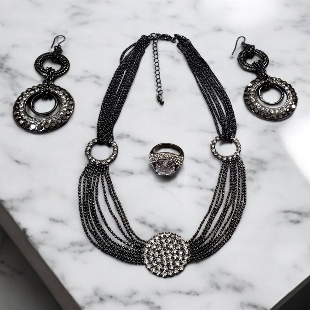 Vtg. Gun Metal Set Necklace, Earrings And Ring